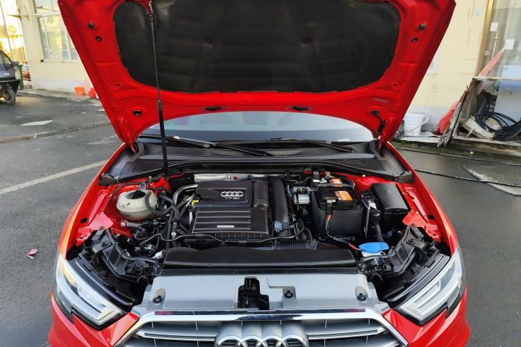 Used Audi A3 2020 Limousine 35 TFSI Fashion Edition China VI Emission Standard Engine Bay