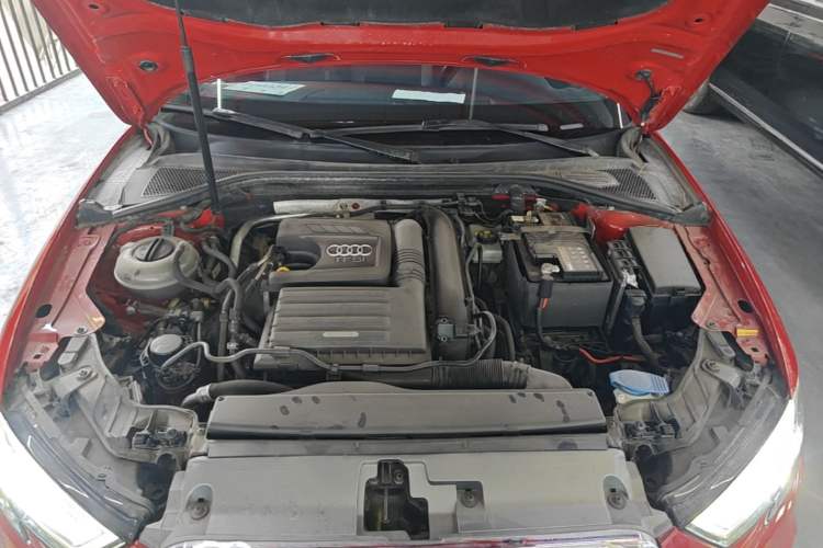 Used Audi A3 2020 Limousine 35 TFSI Fashion Edition China VI Emission Standard Engine Bay