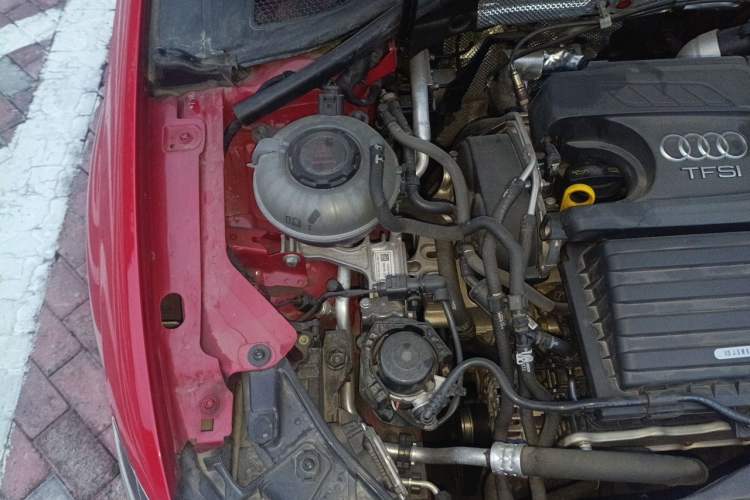 Used Audi A3 2020 Sportback 35 TFSI Fashion Edition China VI Emission Standard Engine Bay Right