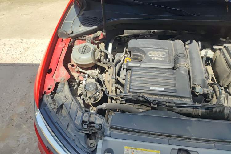 Used Audi A3 2020 Sportback 35 TFSI Fashion Edition China VI Emission Standard Engine Bay Right