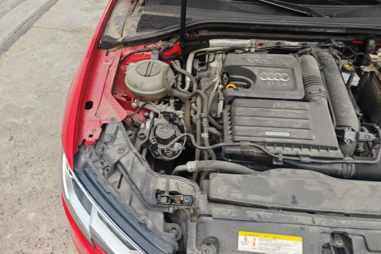 Used Audi A3 2020 Sportback 35 TFSI Ambition China VI Engine Bay Right