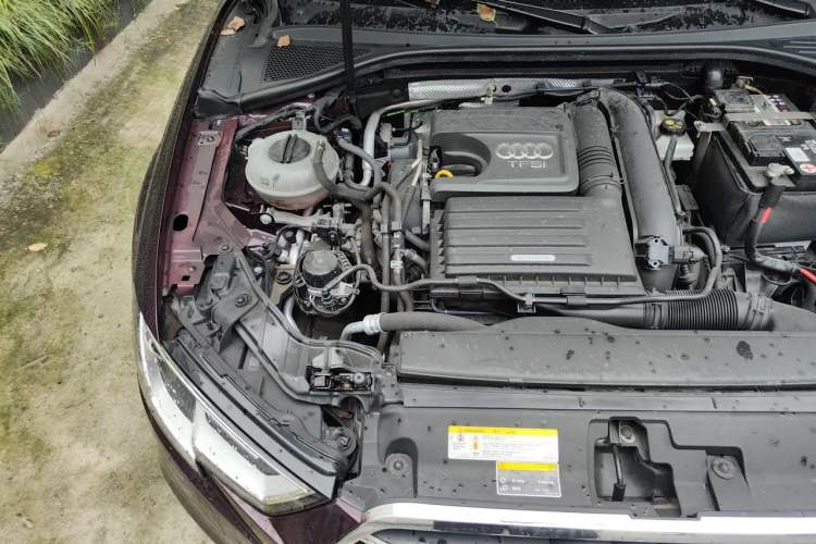 Used Audi A3 2020 Limousine 35 TFSI Ambition China VI Engine Bay Right