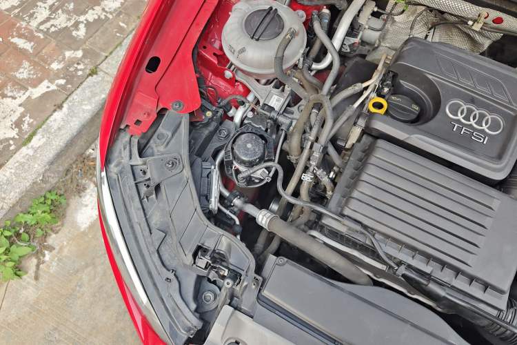 Used Audi A3 2020 Limousine 35 TFSI Fashion Edition China VI Emission Standard Engine Bay Right