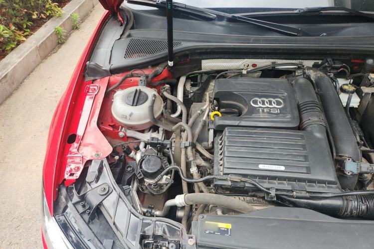 Used Audi A3 2020 Limousine 35 TFSI Fashion Edition China VI Emission Standard Engine Bay Right