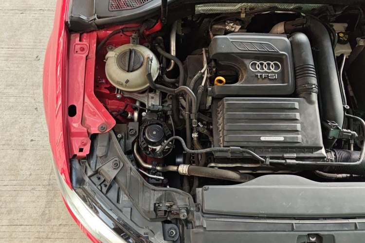 Used Audi A3 2020 Limousine 35 TFSI Ambition China VI Engine Bay Right
