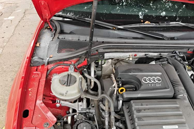 Used Audi A3 2020 Sportback 35 TFSI Style Edition China V Emission Standard Engine Bay Right