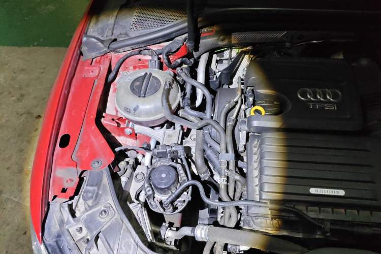 Used Audi A3 2020 Limousine 35 TFSI Fashion Edition China VI Emission Standard Engine Bay Right