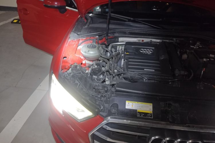 Used Audi A3 2020 Limousine 35 TFSI Ambition China VI Engine Bay Right