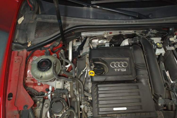 Used Audi A3 2020 Sportback 35 TFSI Fashion Edition China VI Emission Standard Engine Bay Right