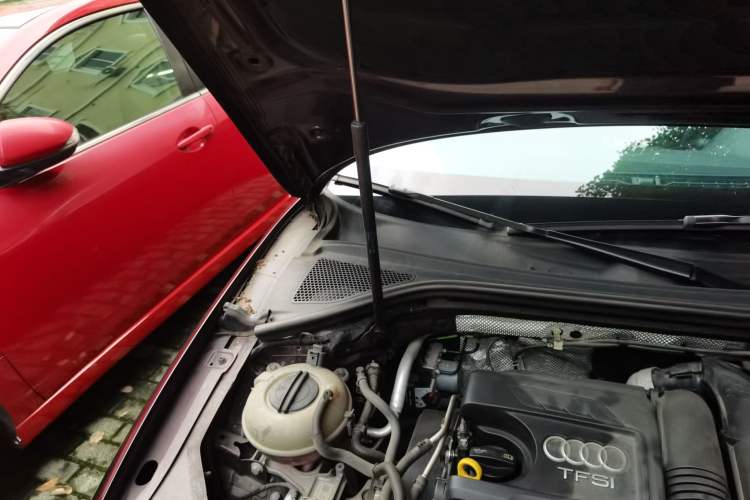 Used Audi A3 2020 Sportback 35 TFSI Ambition China VI Engine Bay Right
