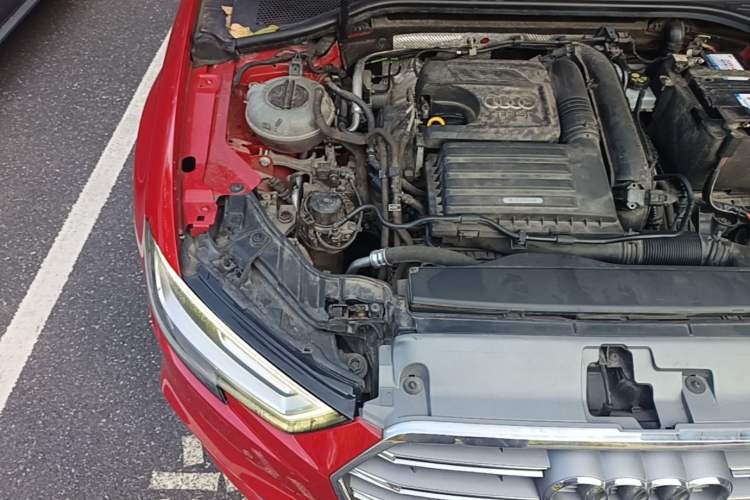 Used Audi A3 2020 Limousine 35 TFSI Fashion Edition China VI Emission Standard Engine Bay Right