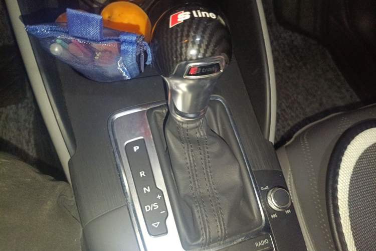 Used Audi A3 2020 Sportback 35 TFSI Fashion Edition China VI Emission Standard Gear Lever