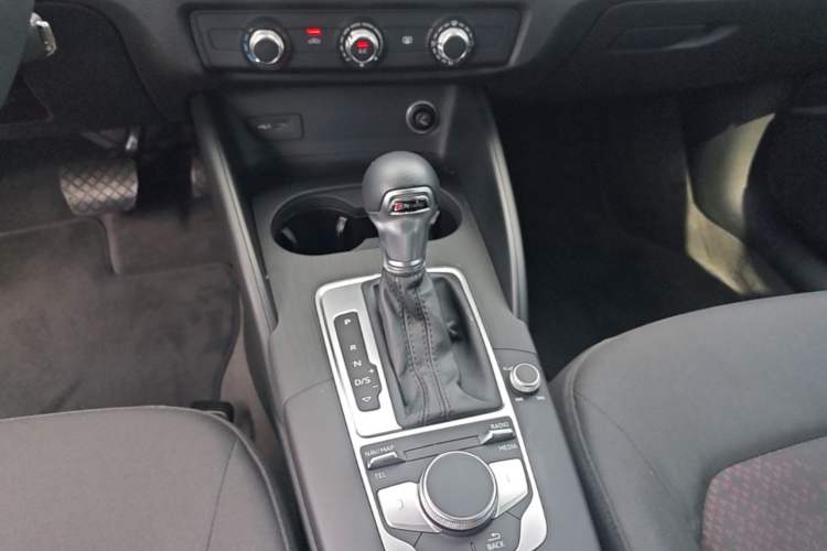Used Audi A3 2020 Limousine 35 TFSI Ambition China VI Gear Lever