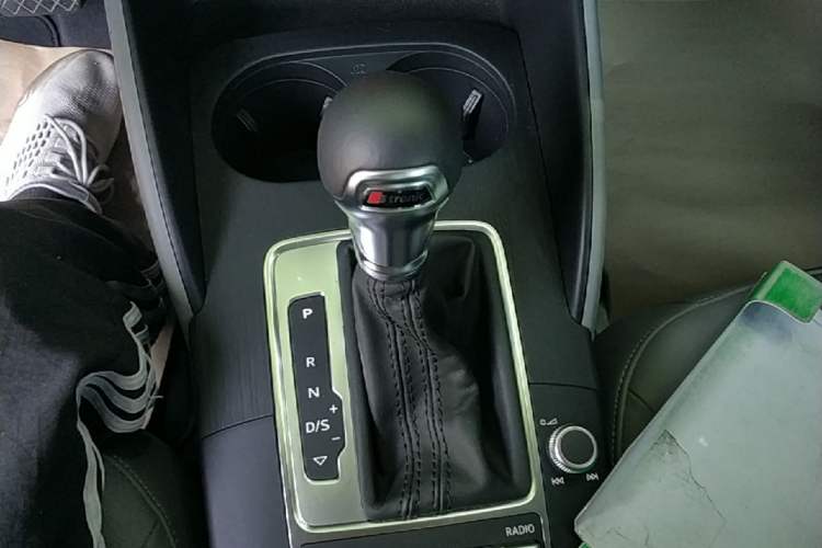 Used Audi A3 2020 Sportback 35 TFSI Fashion Edition China VI Emission Standard Gear Lever