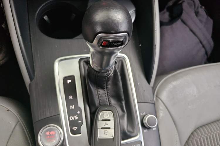 Used Audi A3 2020 Sportback 35 TFSI Fashion Edition China VI Emission Standard Gear Lever