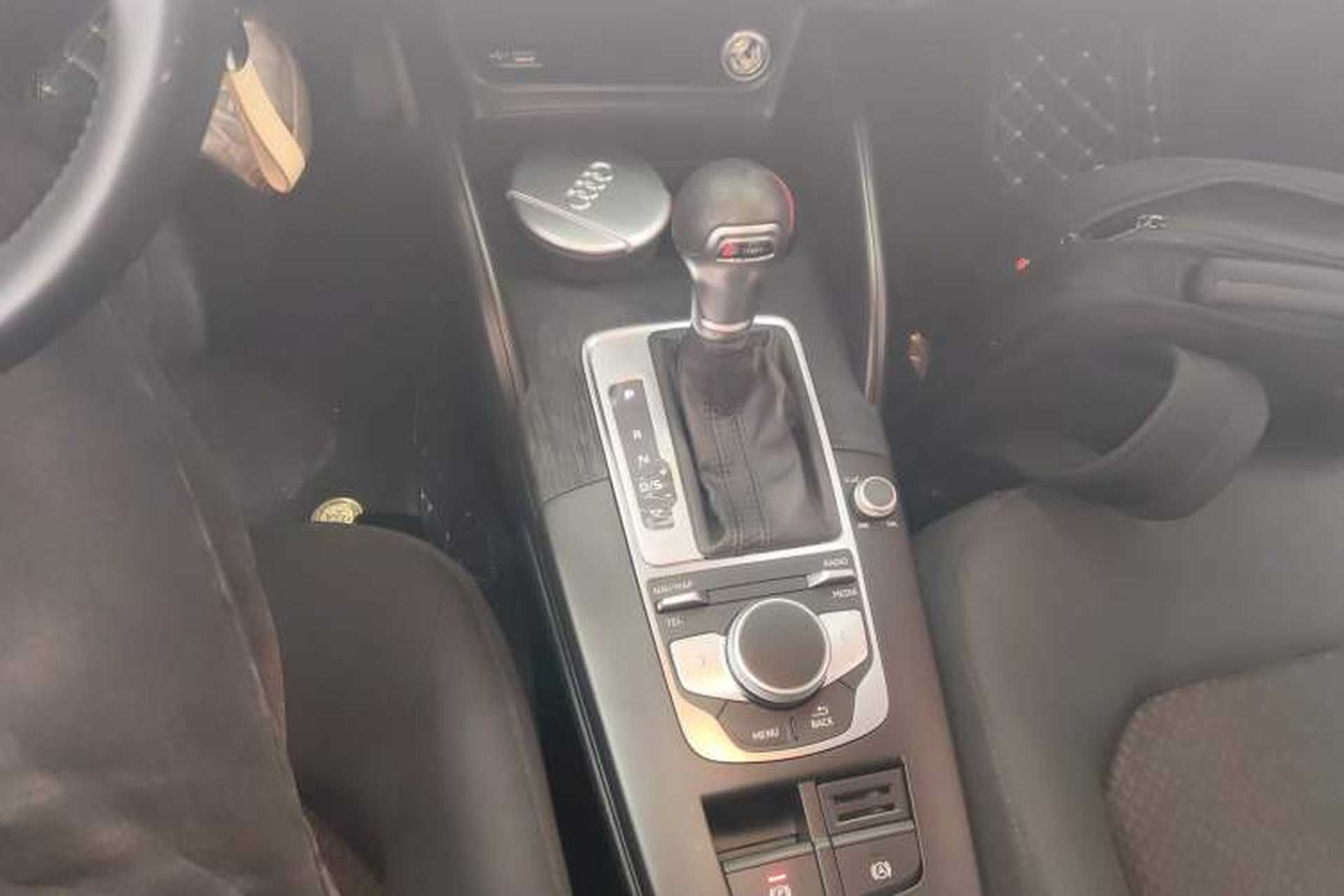 Used Audi A3 2020 Restyled Limousine 35 TFSI Ambition Version China VI Gear Lever