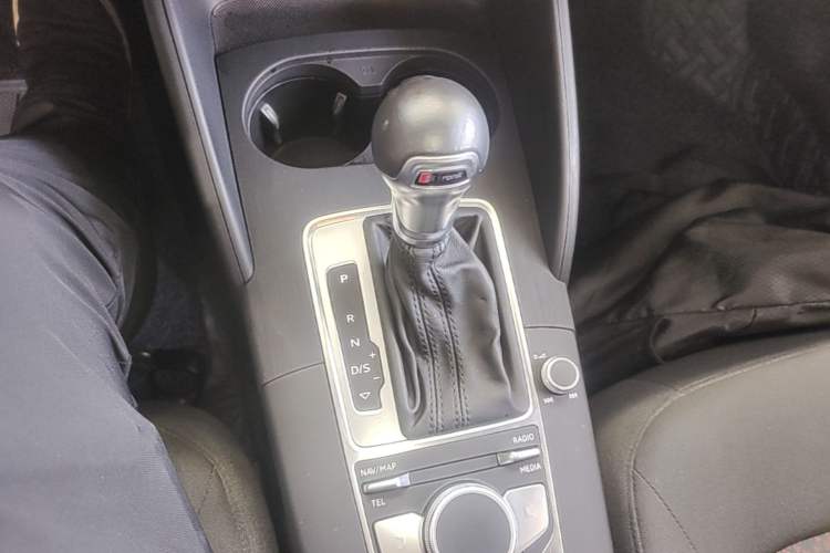Used Audi A3 2020 Sportback 35 TFSI Ambition China VI Gear Lever