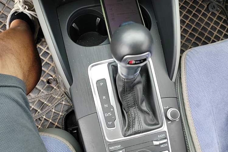 Used Audi A3 2020 Sportback 35 TFSI Fashion Edition China VI Emission Standard Gear Lever