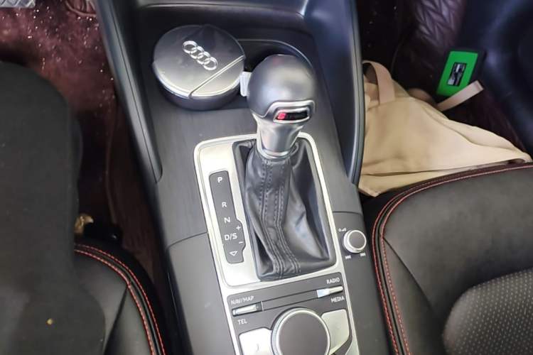 Used Audi A3 2020 Restyled Limousine 35 TFSI Ambition Version China VI Gear Lever