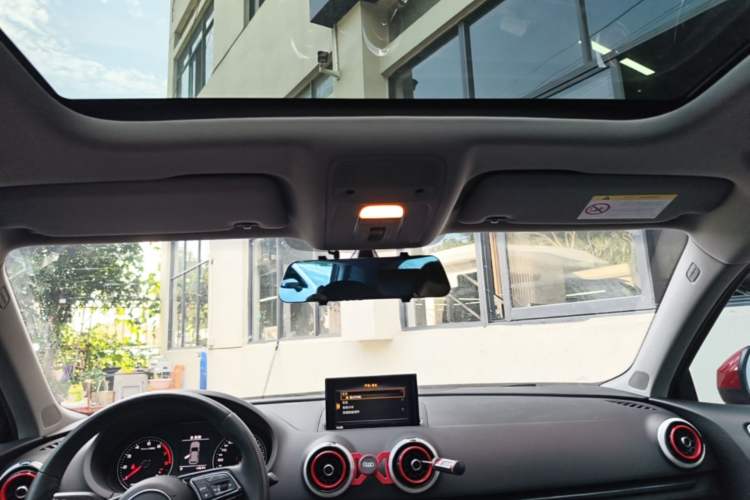Used Audi A3 2020 Sportback 35 TFSI Fashion Edition China VI Emission Standard Headliner
