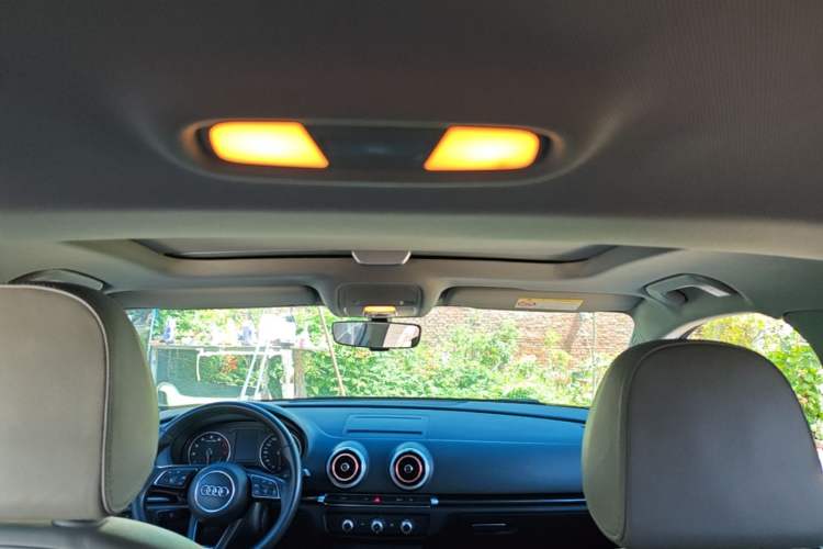 Used Audi A3 2020 Limousine 35 TFSI Fashion Edition China VI Emission Standard Headliner