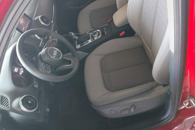 Used Audi A3 2020 Sportback 35 TFSI Fashion Edition China VI Emission Standard Left Front Seat