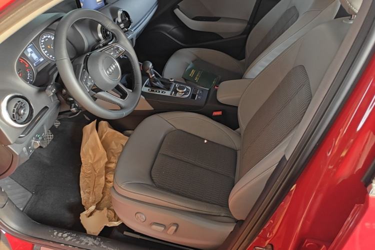 Used Audi A3 2020 Sportback 35 TFSI Fashion Edition China VI Emission Standard Left Front Seat