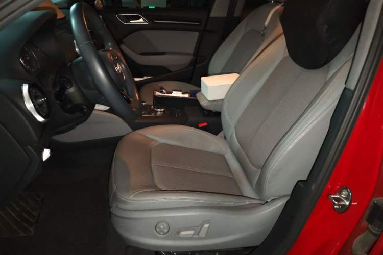 Used Audi A3 2020 Sportback 35 TFSI Fashion Edition China VI Emission Standard Left Front Seat