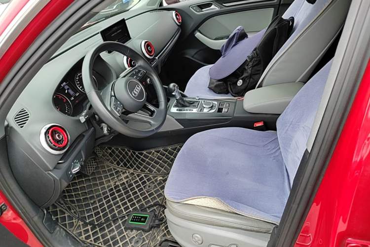 Used Audi A3 2020 Sportback 35 TFSI Fashion Edition China VI Emission Standard Left Front Seat
