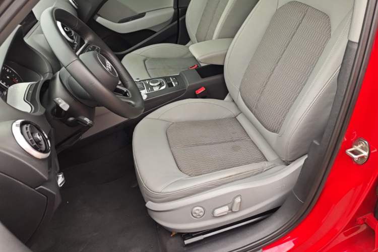 Used Audi A3 2020 Limousine 35 TFSI Fashion Edition China VI Emission Standard Left Front Seat