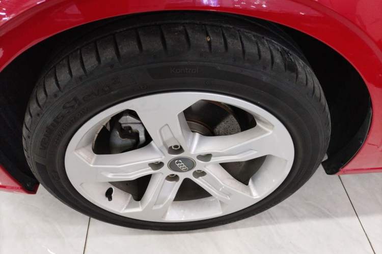 Used Audi A3 2020 Restyled Limousine 35 TFSI Ambition Version China VI Left Front Wheel Hub