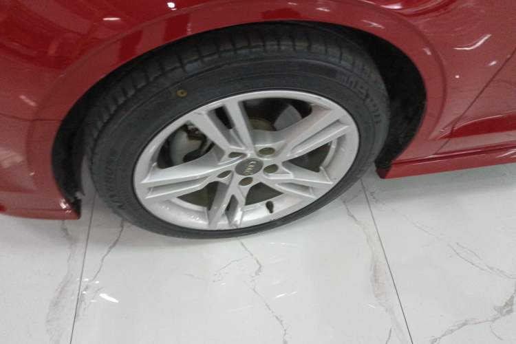 Used Audi A3 2020 Limousine 35 TFSI Fashion Edition China VI Emission Standard Left Front Wheel Hub