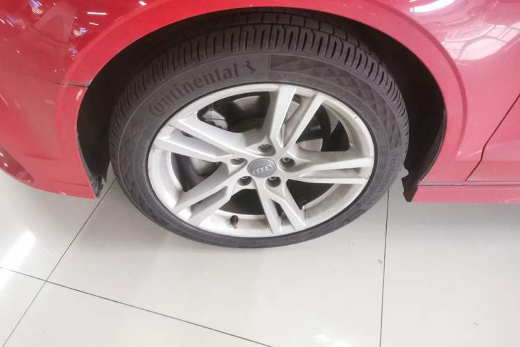 Used Audi A3 2020 Limousine 35 TFSI Fashion Edition China VI Emission Standard Left Front Wheel Hub