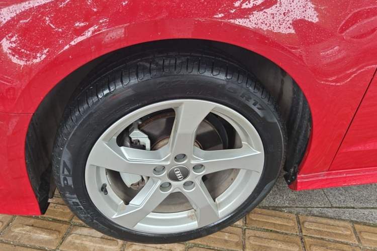 Used Audi A3 2020 Sportback 35 TFSI Fashion Edition China VI Emission Standard Left Front Wheel Hub