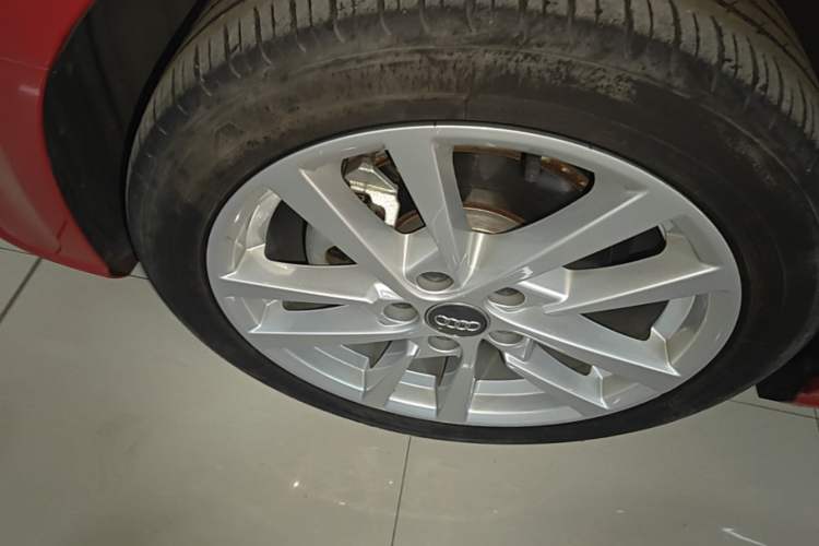 Used Audi A3 2020 Restyled Sportback 35 TFSI Entry-Level China VI Emission Standard Left Front Wheel Hub