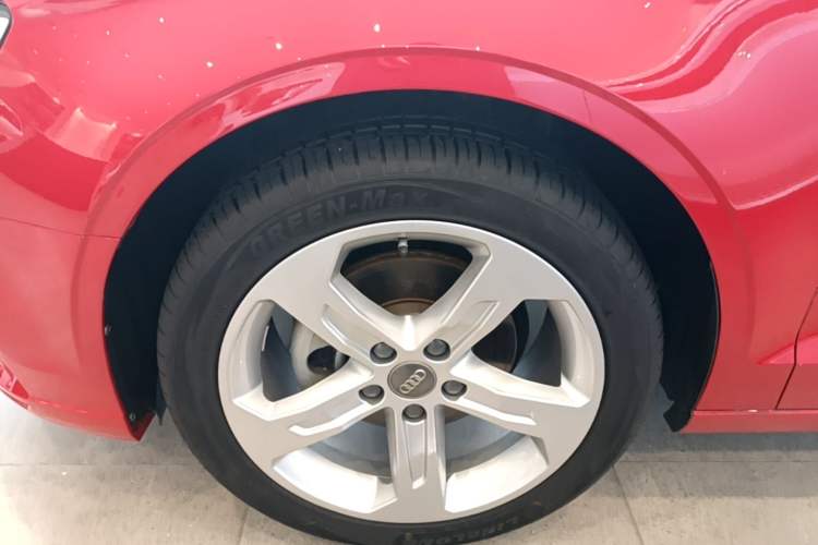 Used Audi A3 2020 Restyled Limousine 35 TFSI Ambition Version China VI Left Front Wheel Hub