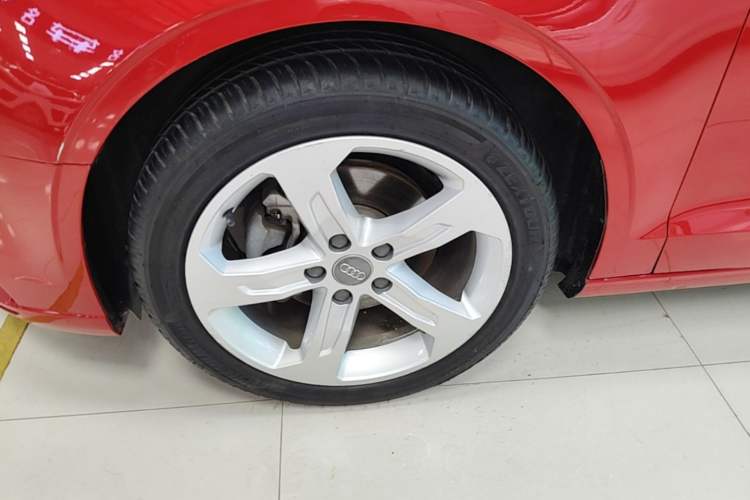 Used Audi A3 2020 Limousine 35 TFSI Ambition China VI Left Front Wheel Hub