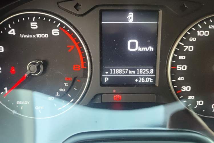 Used Audi A3 2020 Sportback 35 TFSI Fashion Edition China VI Emission Standard Odometer Close Up