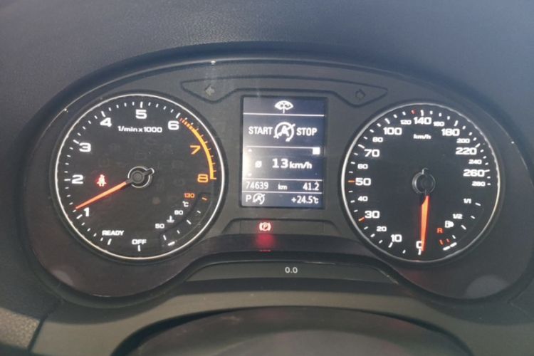 Used Audi A3 2020 Sportback 35 TFSI Fashion Edition China VI Emission Standard Odometer Close Up