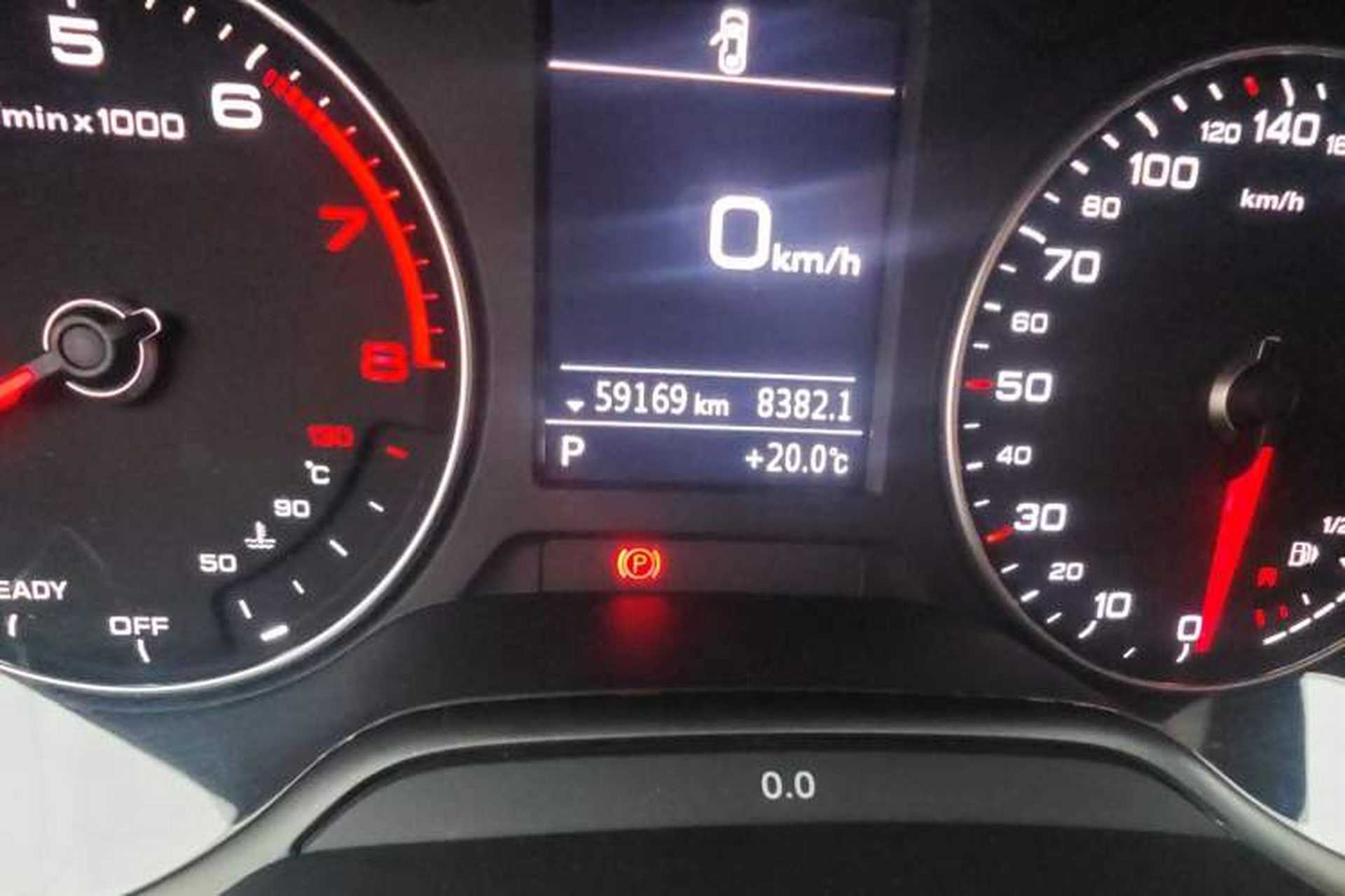 Used Audi A3 2020 Sportback 35 TFSI Ambition China VI Odometer Close Up