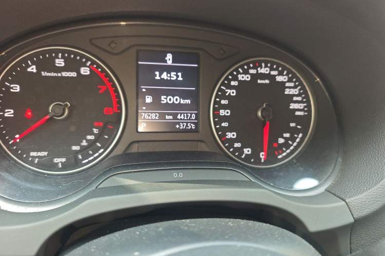 Used Audi A3 2020 Limousine 35 TFSI Fashion Edition China VI Emission Standard Odometer Close Up