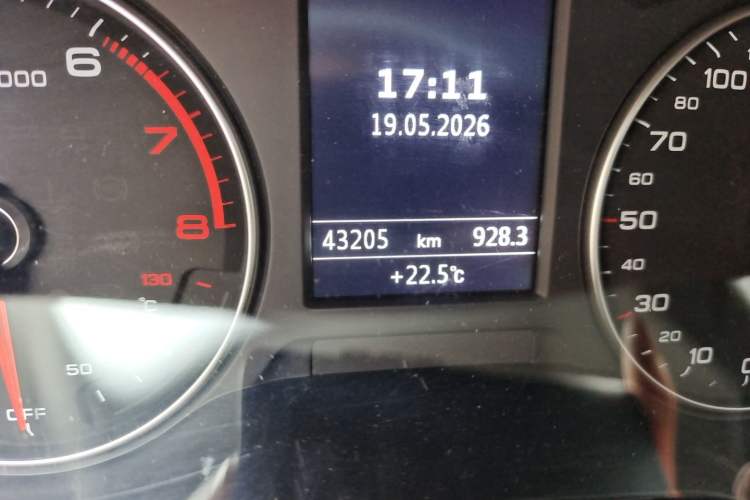Used Audi A3 2020 Limousine 35 TFSI Fashion Edition China VI Emission Standard Odometer Close Up