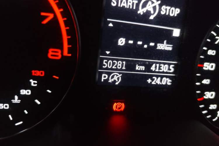 Used Audi A3 2020 Sportback 35 TFSI Fashion Edition China VI Emission Standard Odometer Close Up