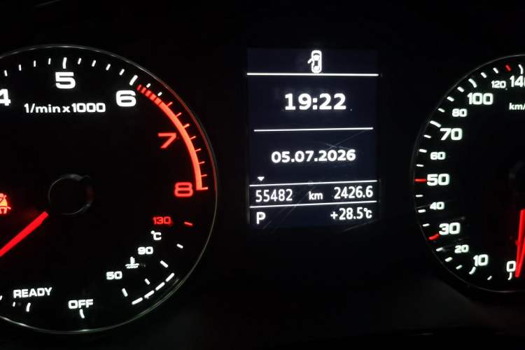 Used Audi A3 2020 Sportback 35 TFSI Ambition China VI Odometer Close Up