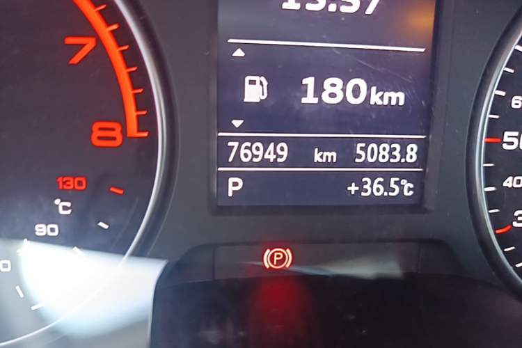 Used Audi A3 2020 Limousine 35 TFSI Fashion Edition China VI Emission Standard Odometer Close Up