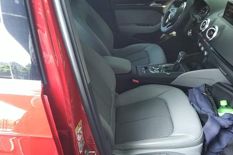 Used Audi A3 2020 Sportback 35 TFSI Fashion Edition China VI Emission Standard Right Front Seat