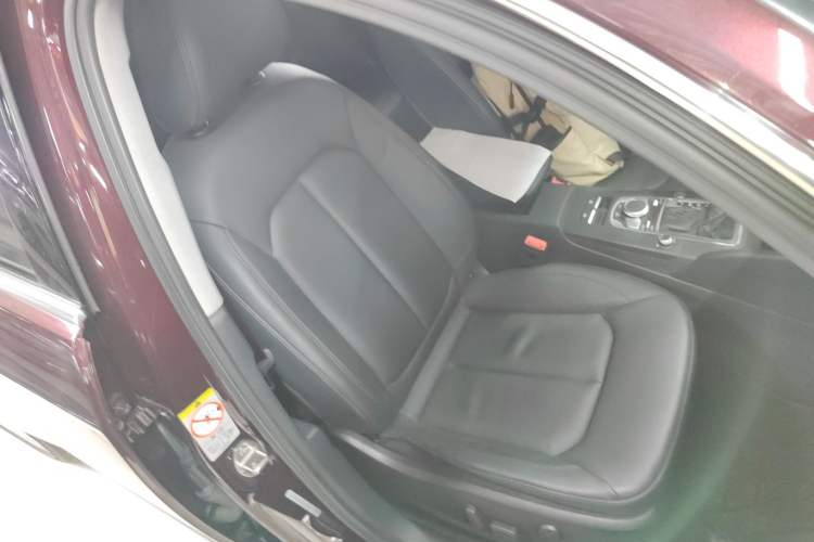 Used Audi A3 2020 Sportback 35 TFSI Style Edition China VI Emission Standard Right Front Seat