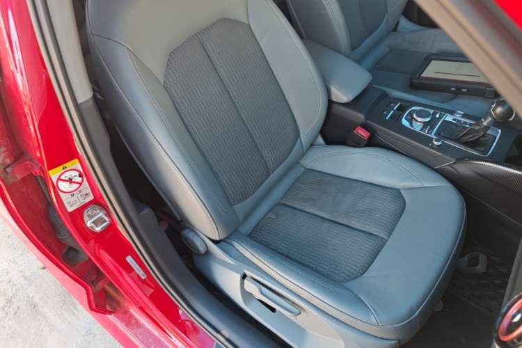 Used Audi A3 2020 Limousine 35 TFSI Fashion Edition China VI Emission Standard Right Front Seat