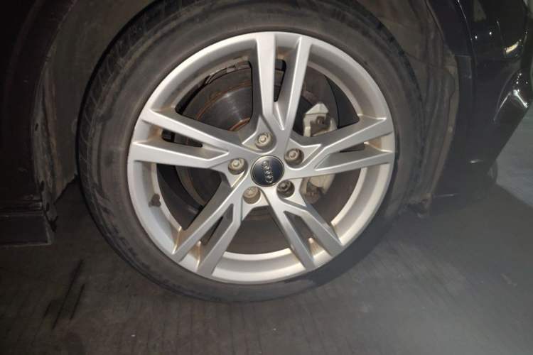 Used Audi A3 2020 Limousine 35 TFSI Fashion Edition China VI Emission Standard Right Front Wheel Hub