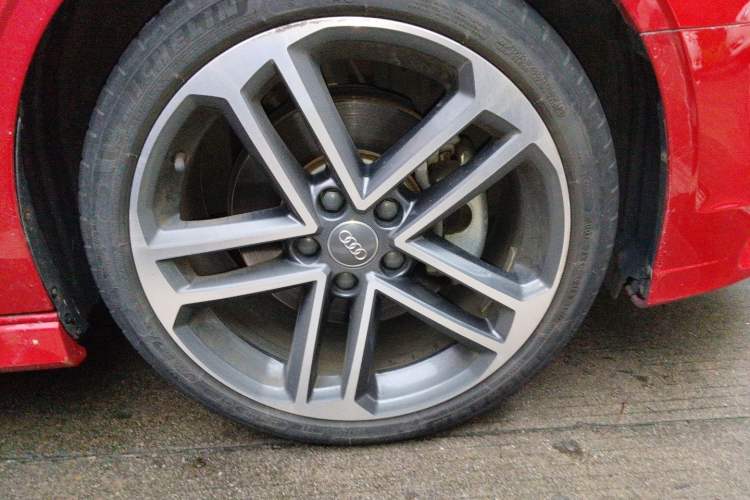 Used Audi A3 2020 Limousine 40 TFSI Sporty Version China VI Right Front Wheel Hub
